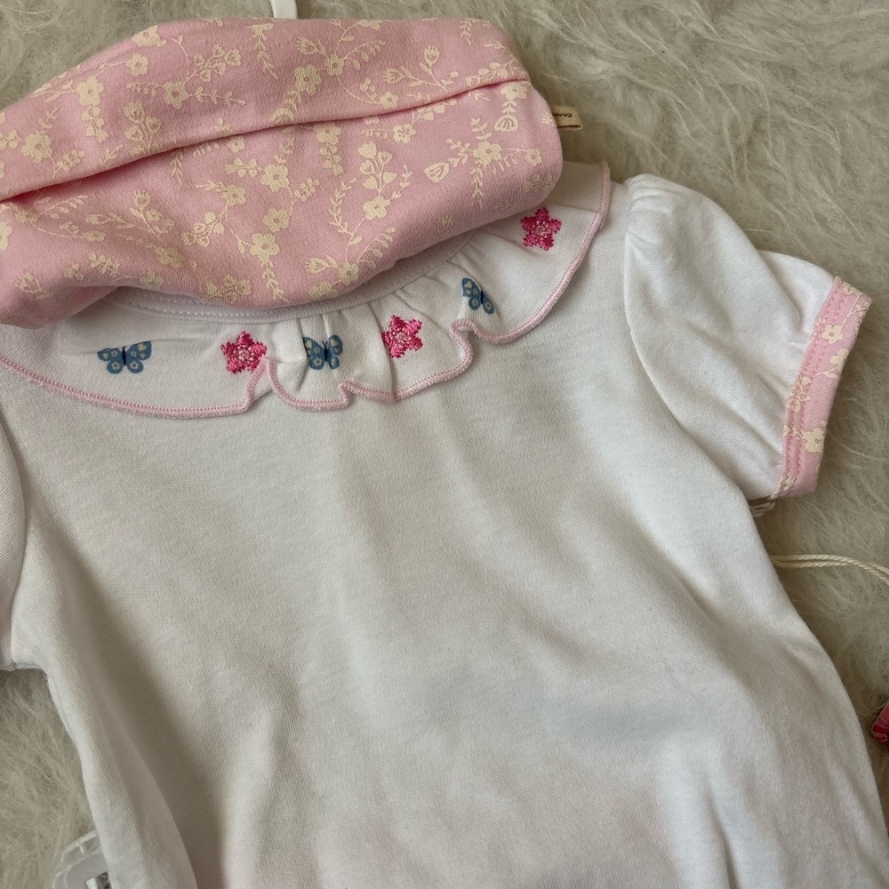 BearPaw Precious Pink and White Baby Hat, Bodysuit & Bloomer Set - Picture 2 of 4